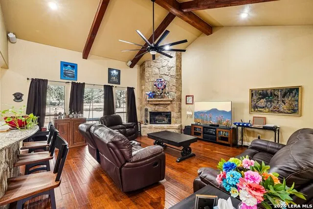 129 HIDDEN FOREST DR La Vernia, TX 78121