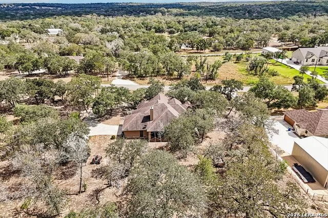 129 HIDDEN FOREST DR La Vernia, TX 78121