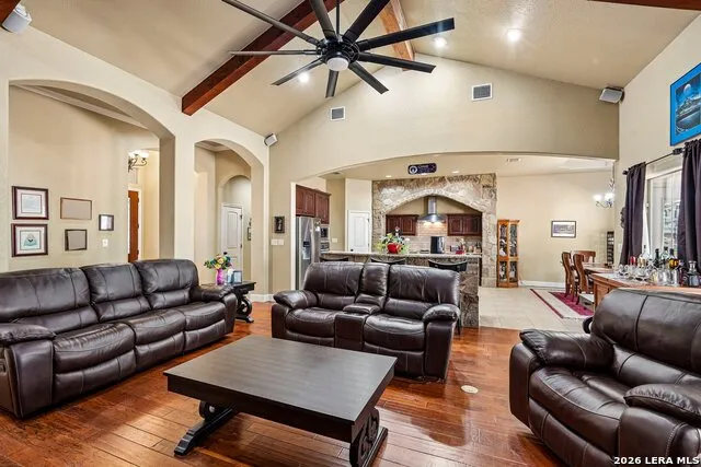 129 HIDDEN FOREST DR La Vernia, TX 78121
