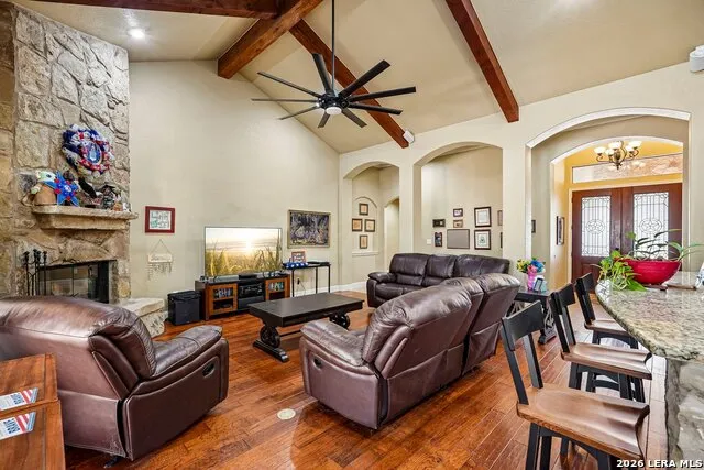 129 HIDDEN FOREST DR La Vernia, TX 78121