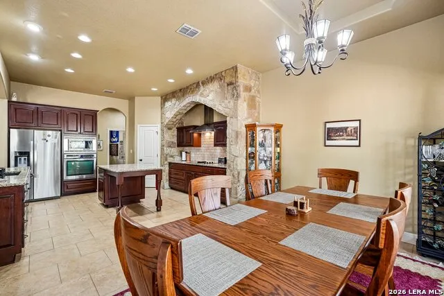 129 HIDDEN FOREST DR La Vernia, TX 78121