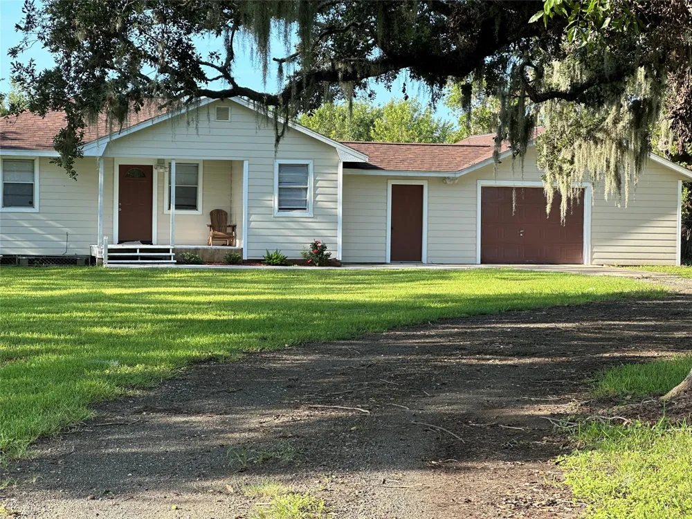 5249 County Road 353 Brazoria, TX 77422