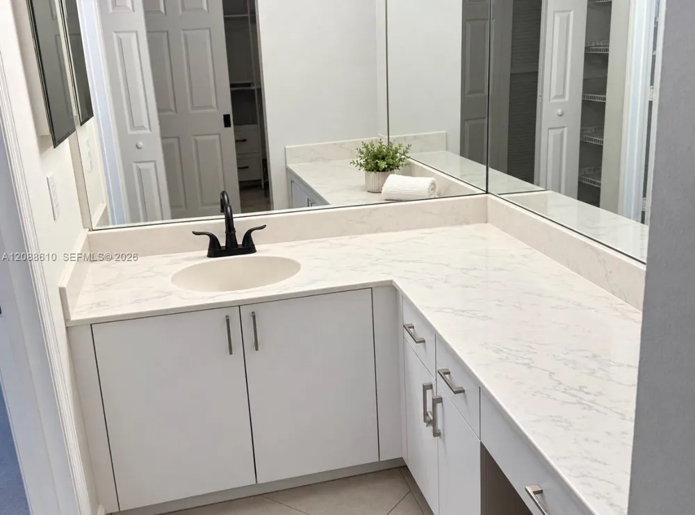 7384 Granada Way Margate, FL 33063
