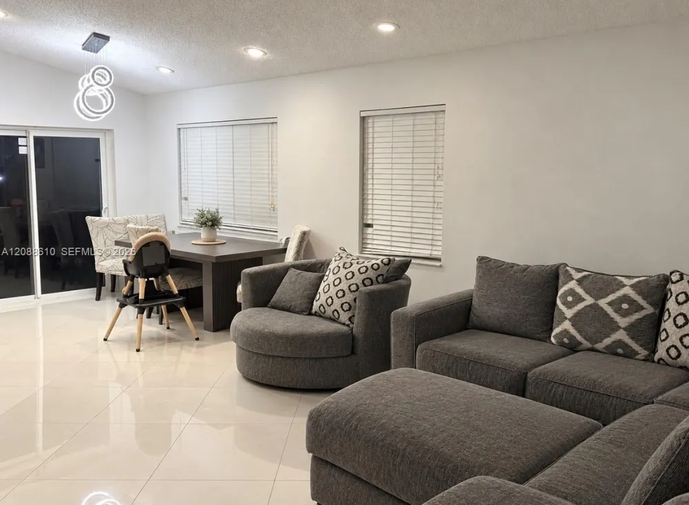 7384 Granada Way Margate, FL 33063