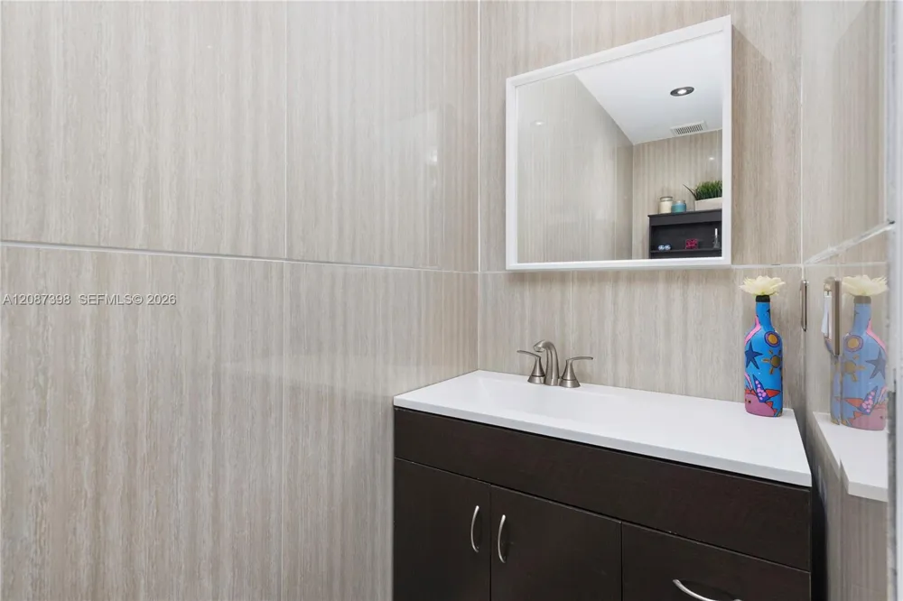 8800 NW 97th Ave #204 Doral, FL 33178
