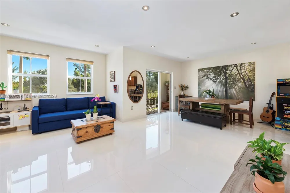 8800 NW 97th Ave #204 Doral, FL 33178
