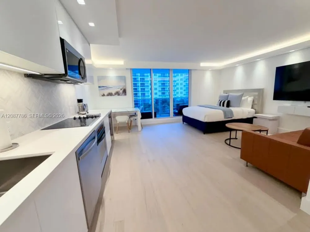 2301 Collins Ave #920 Miami Beach, FL 33139