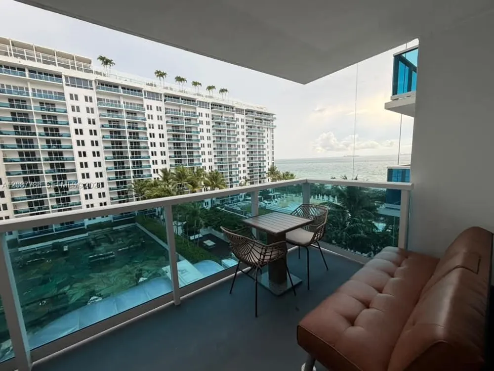 2301 Collins Ave #920 Miami Beach, FL 33139