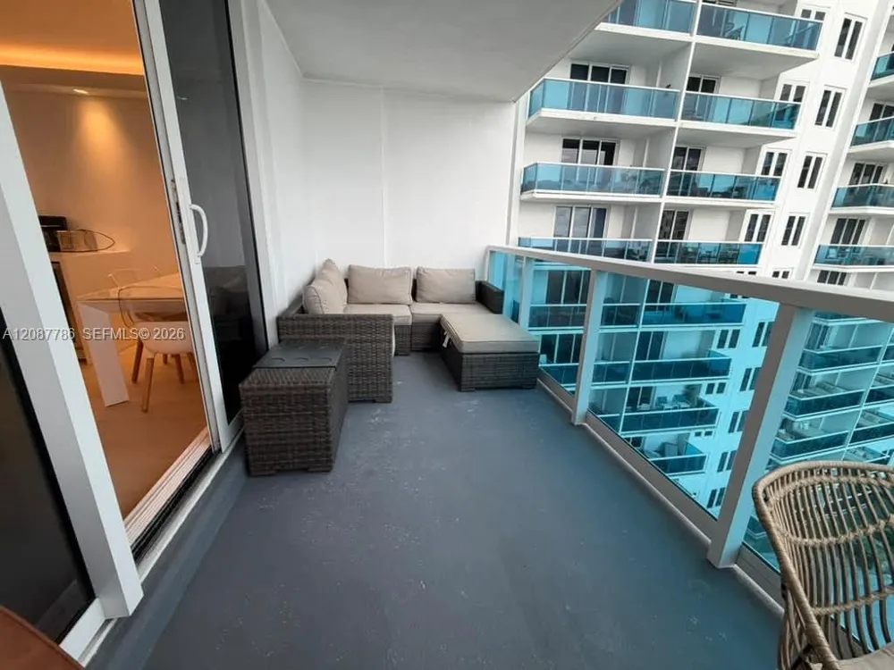 2301 Collins Ave #920 Miami Beach, FL 33139