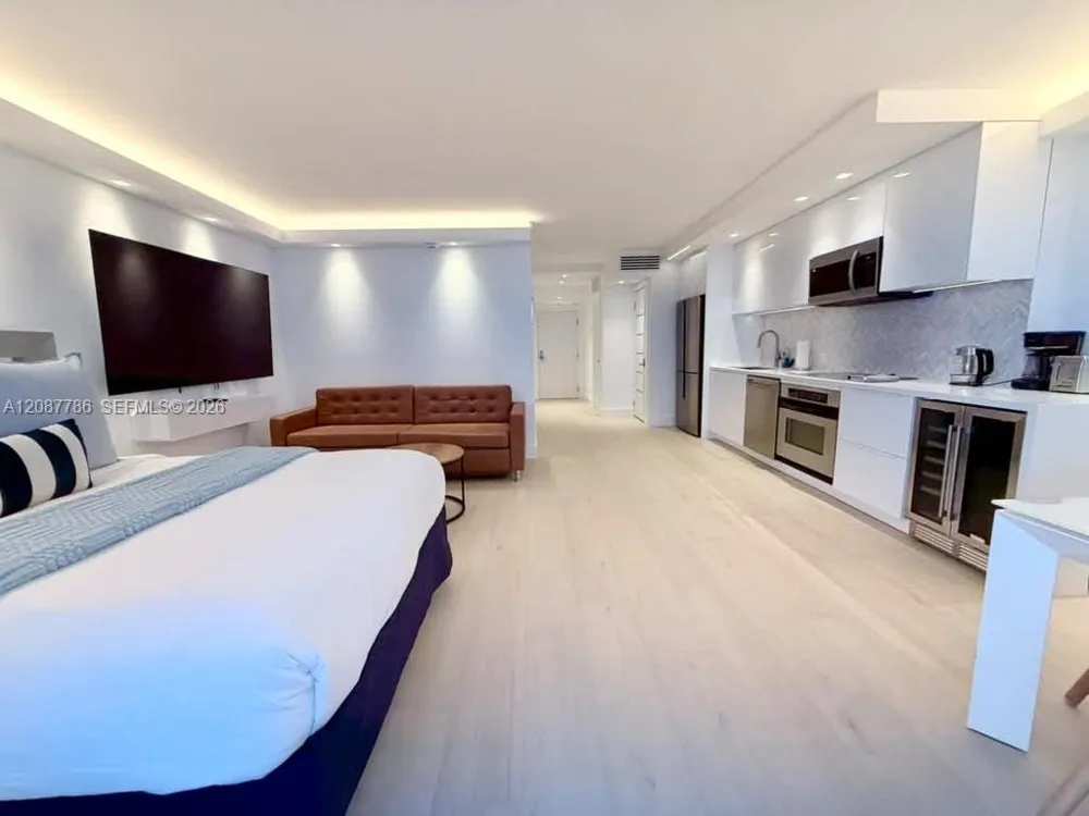 2301 Collins Ave #920 Miami Beach, FL 33139