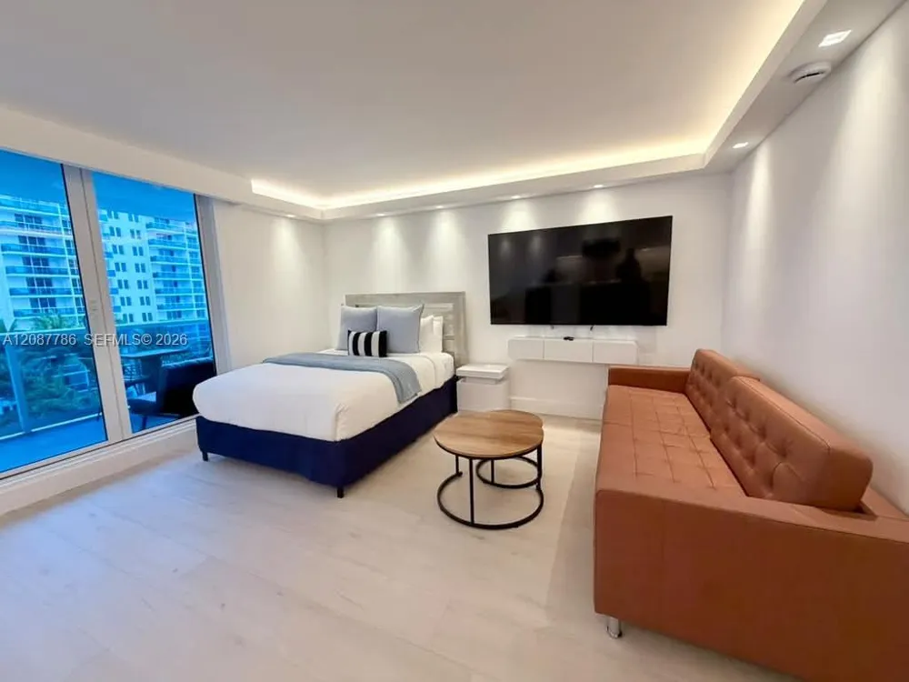 2301 Collins Ave #920 Miami Beach, FL 33139
