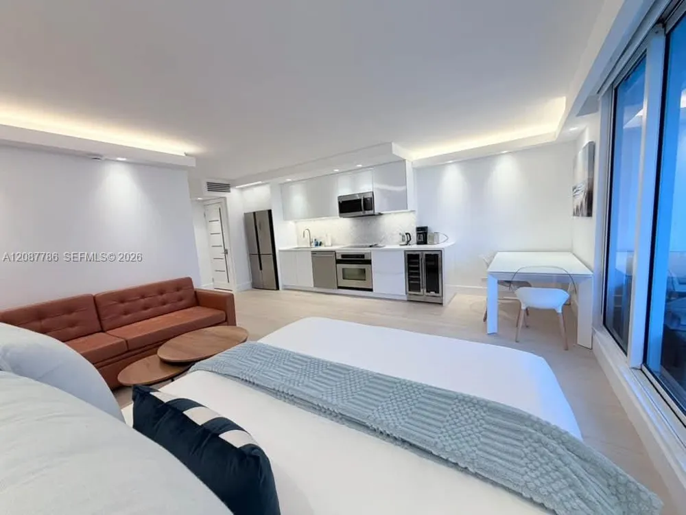 2301 Collins Ave #920 Miami Beach, FL 33139