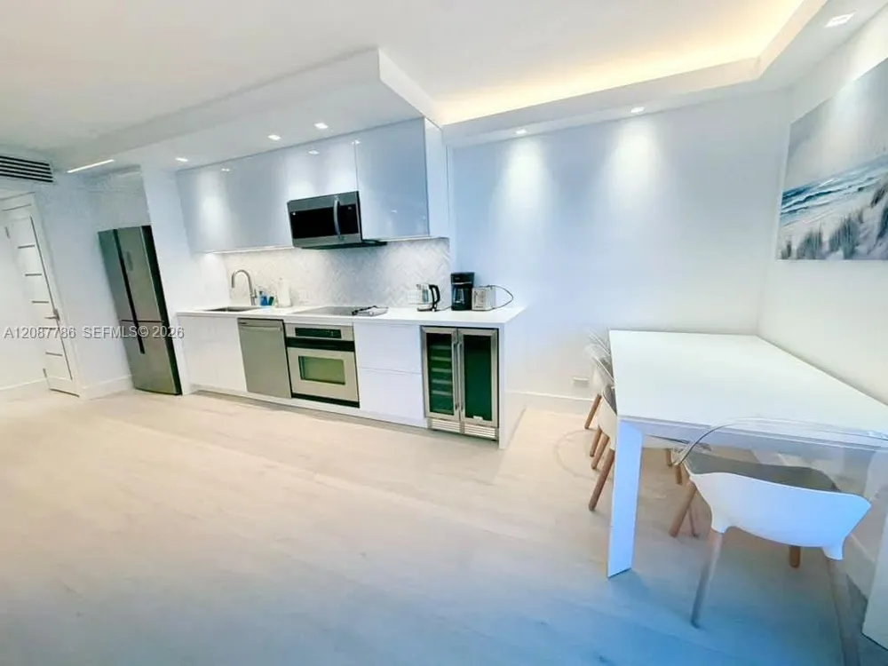 2301 Collins Ave #920 Miami Beach, FL 33139