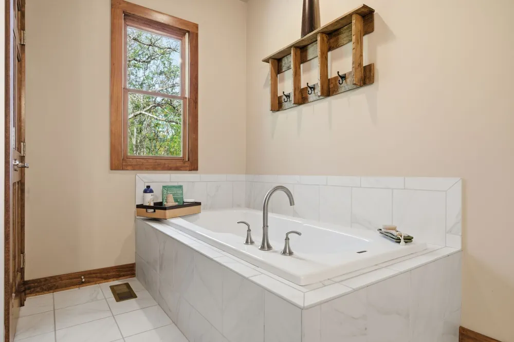 4896 Benders Ferry Rd Mount Juliet, TN 37122