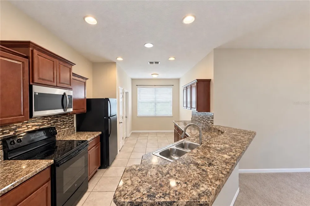152 HIGHLAND MEADOW AVE Davenport, FL 33837