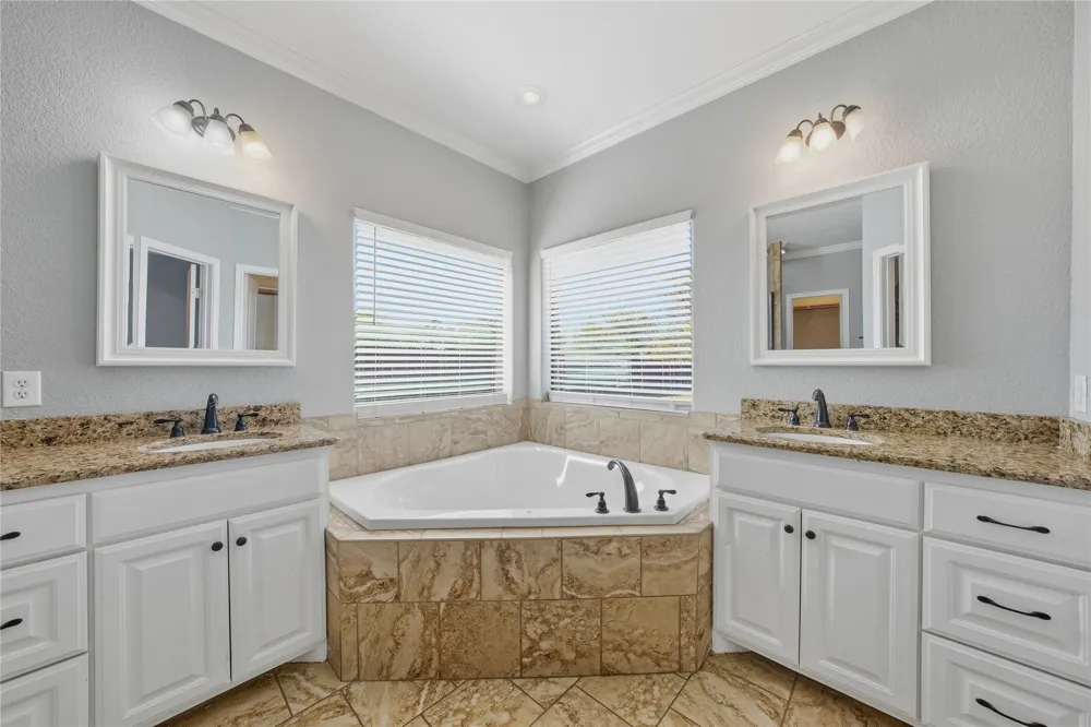 17821 FM 3080 Mabank, TX 75147