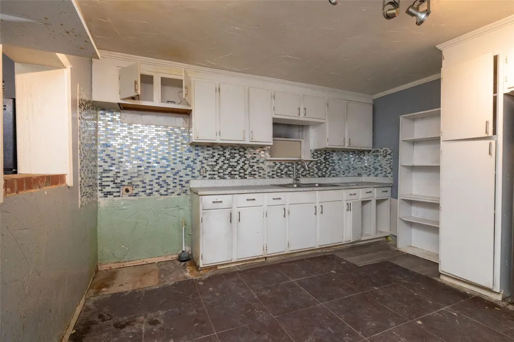 2232 S Belt Line Road Dallas, TX 75253