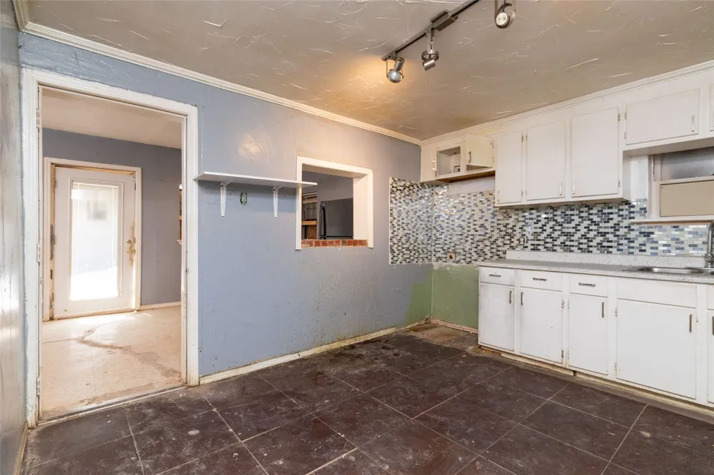 2232 S Belt Line Road Dallas, TX 75253