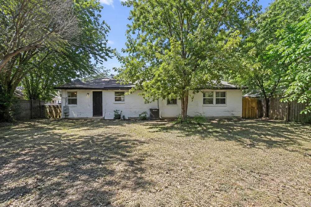 646 E Fairmeadows Drive Duncanville, TX 75116