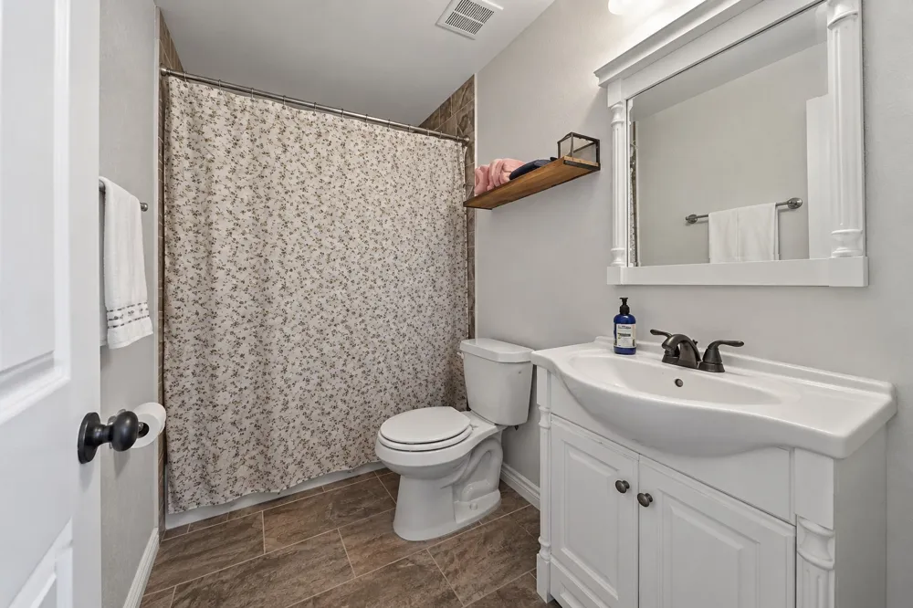 646 E Fairmeadows Drive Duncanville, TX 75116