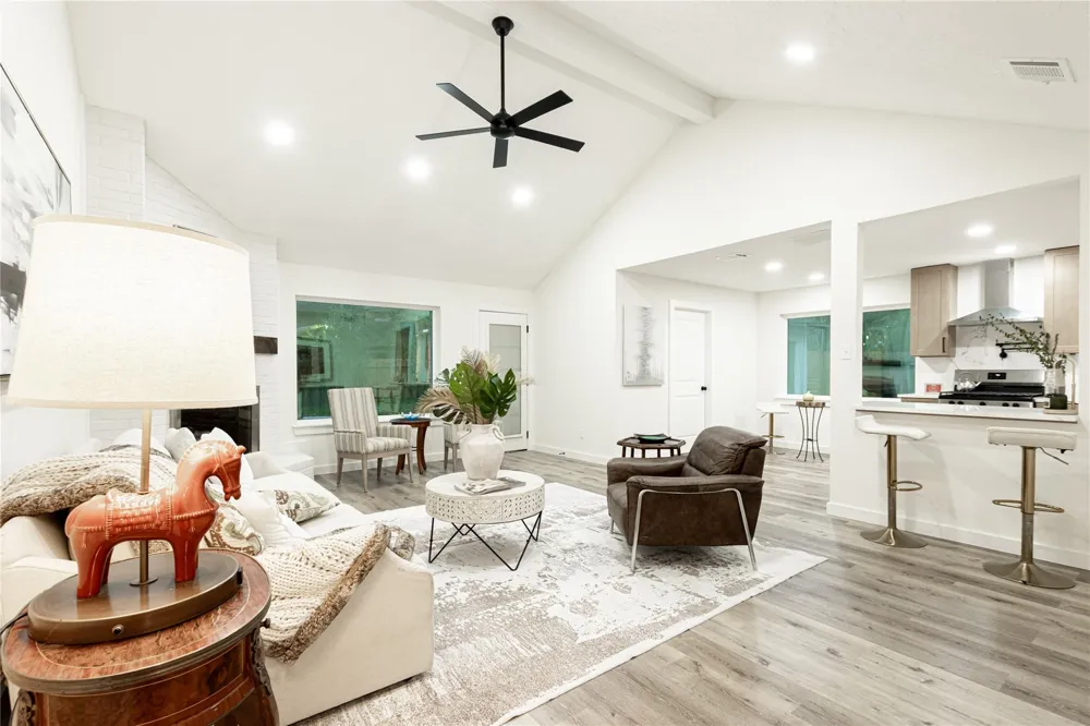 12211 Appleby Drive Hockley, TX 77031