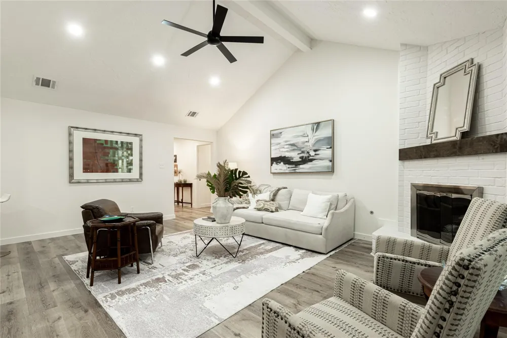 12211 Appleby Drive Hockley, TX 77031