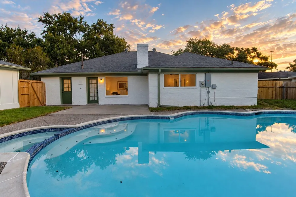 12211 Appleby Drive Hockley, TX 77031