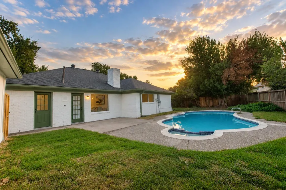 12211 Appleby Drive Hockley, TX 77031