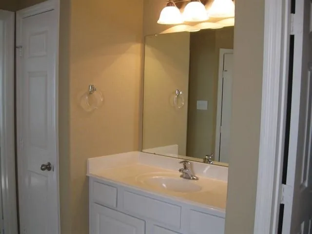 1402 Chandler Cove Pasadena, TX 77504