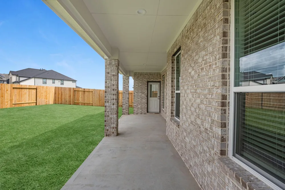 207 Upland Drive Waller, TX 77484