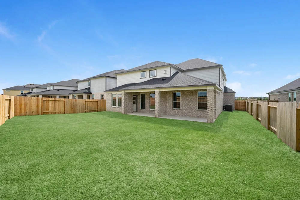 207 Upland Drive Waller, TX 77484