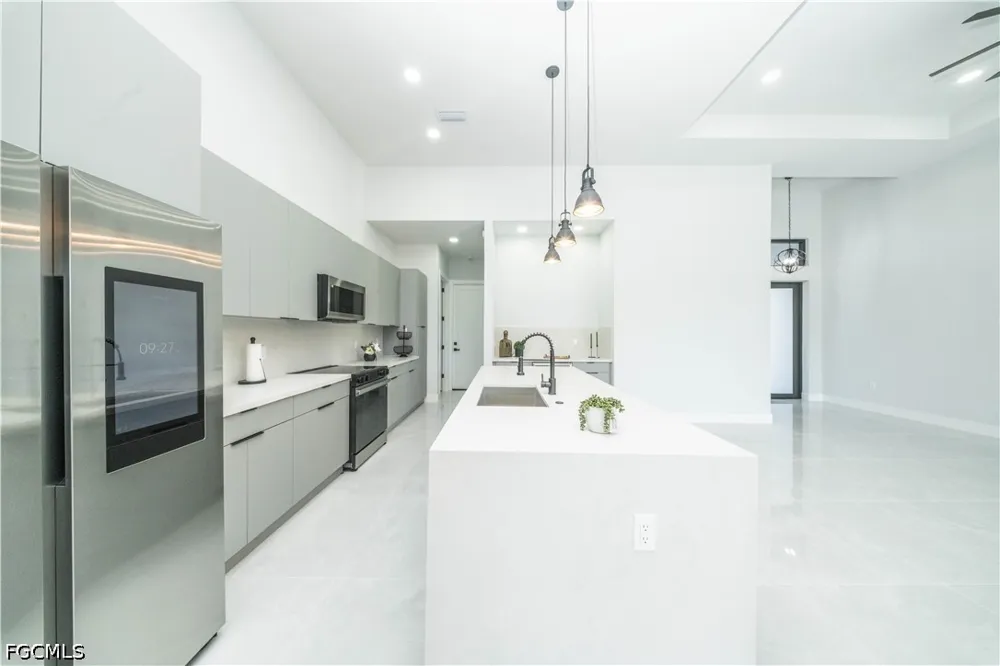 NW 9th Terrace Cape Coral, FL 33993