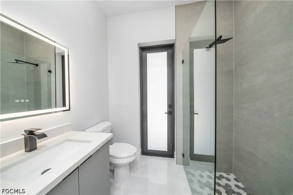 NW 9th Terrace Cape Coral, FL 33993