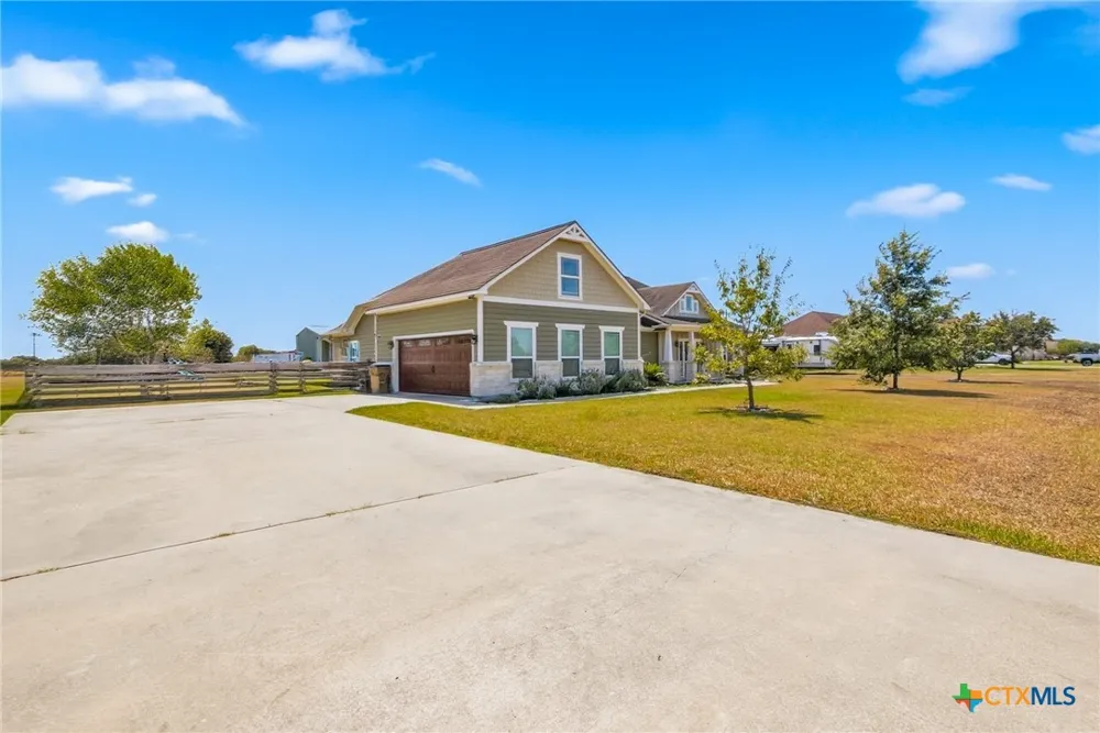 180 Kimber Lane Inez, TX 77968
