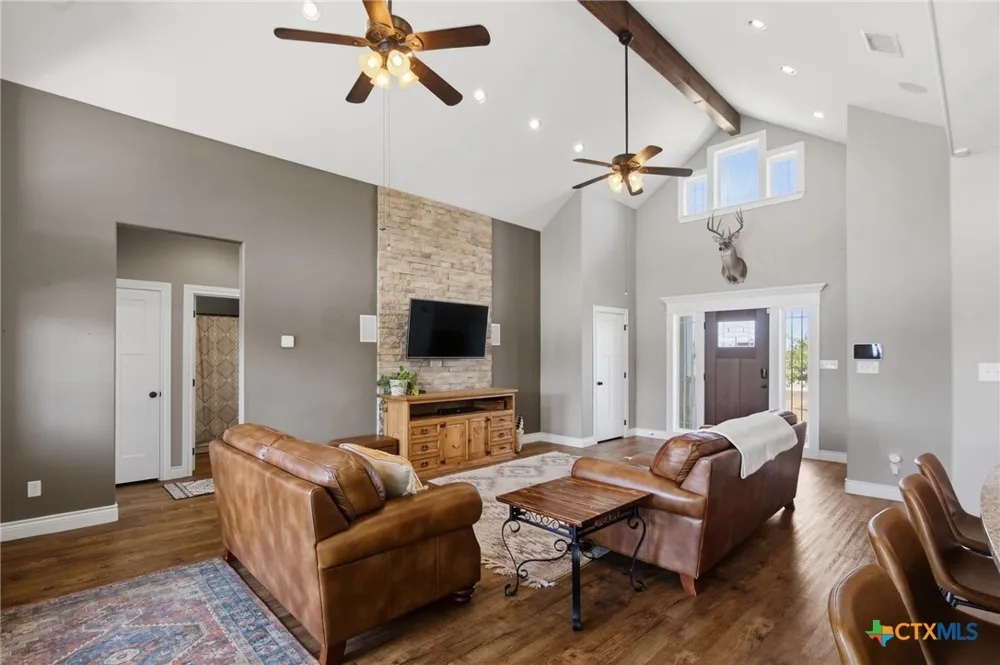 180 Kimber Lane Inez, TX 77968