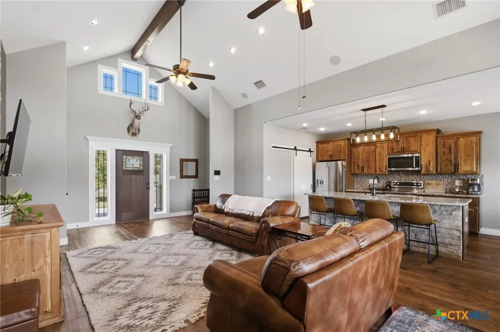 180 Kimber Lane Inez, TX 77968