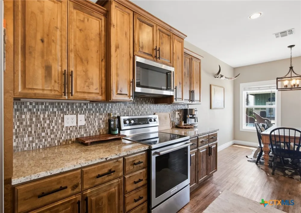 180 Kimber Lane Inez, TX 77968