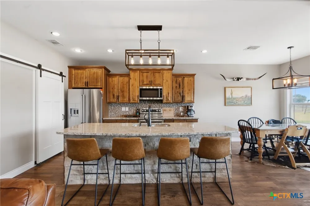 180 Kimber Lane Inez, TX 77968
