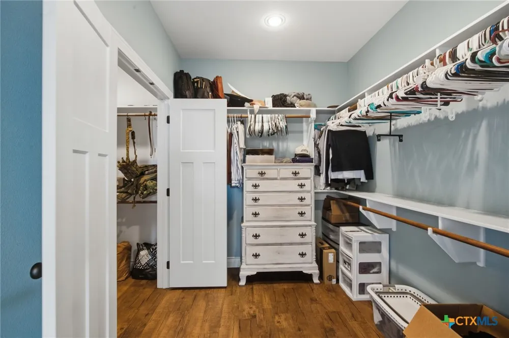 180 Kimber Lane Inez, TX 77968