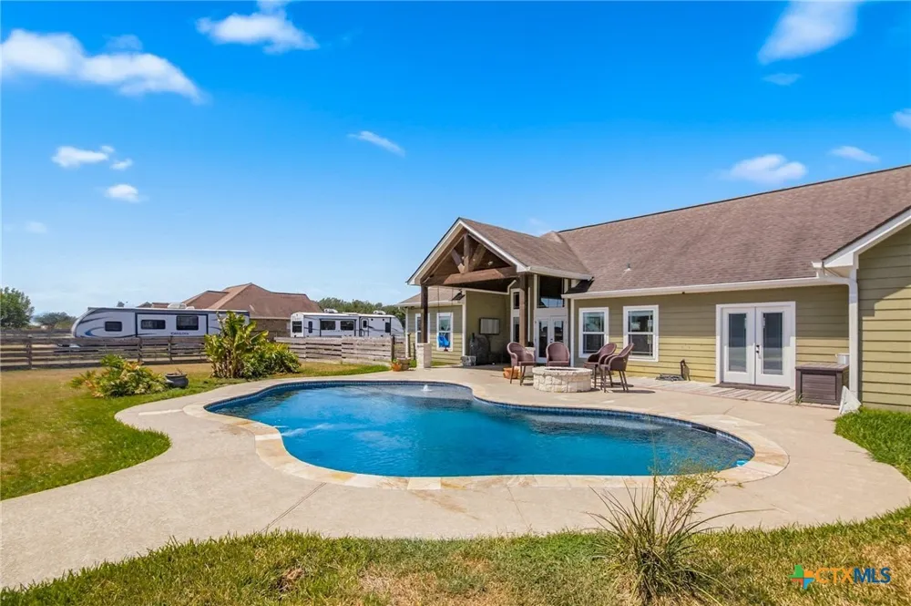 180 Kimber Lane Inez, TX 77968