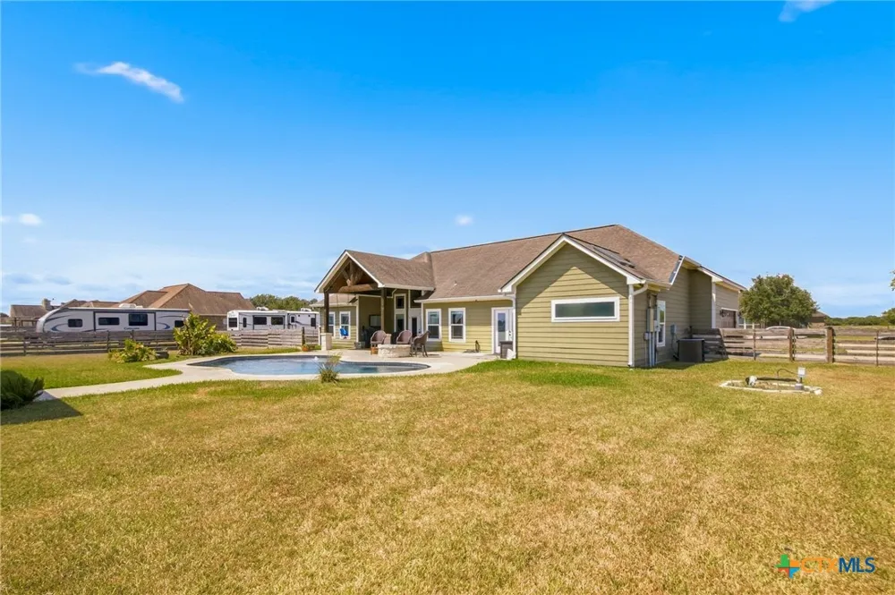 180 Kimber Lane Inez, TX 77968