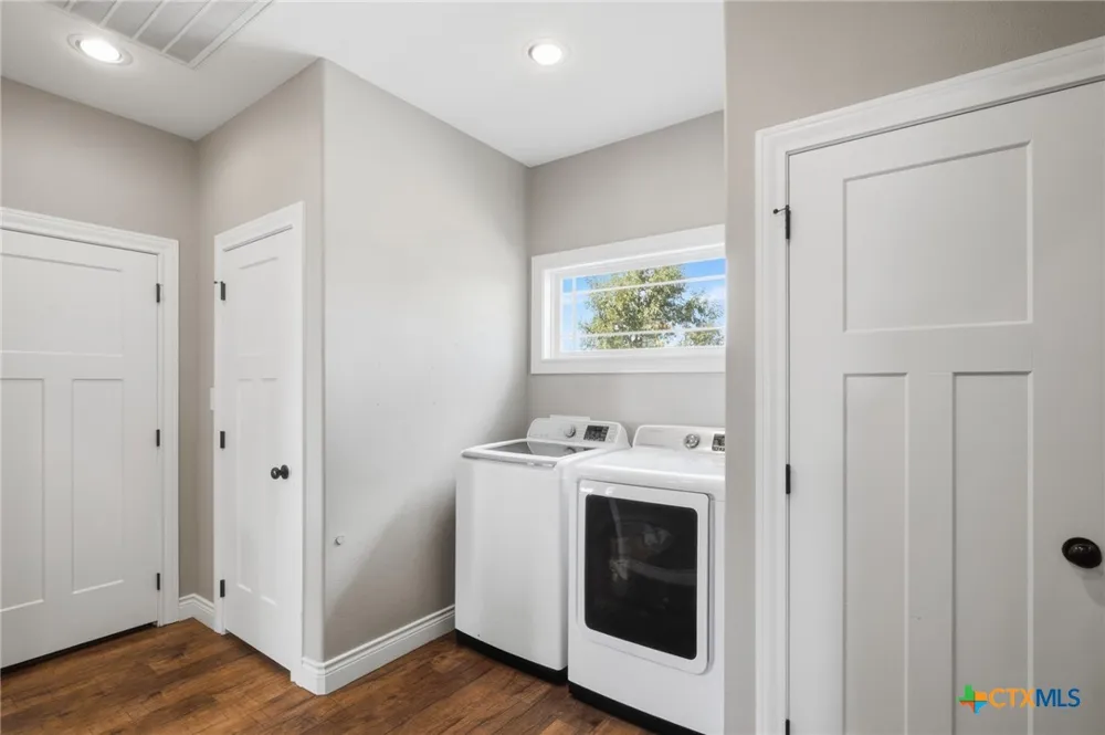 180 Kimber Lane Inez, TX 77968