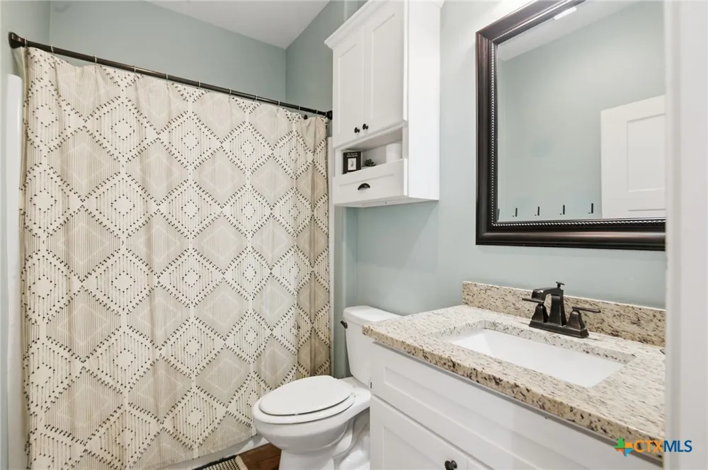 180 Kimber Lane Inez, TX 77968