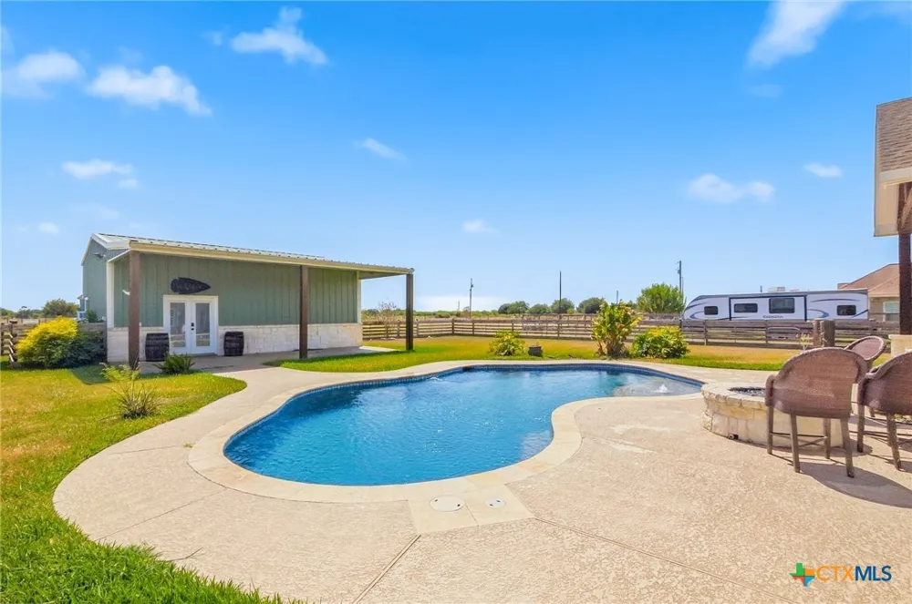 180 Kimber Lane Inez, TX 77968