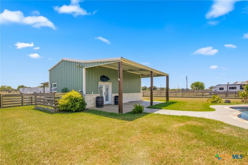 180 Kimber Lane Inez, TX 77968