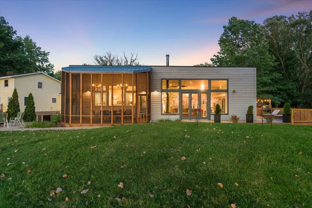 3960 Evergreen Lane Benton Harbor, MI 49022