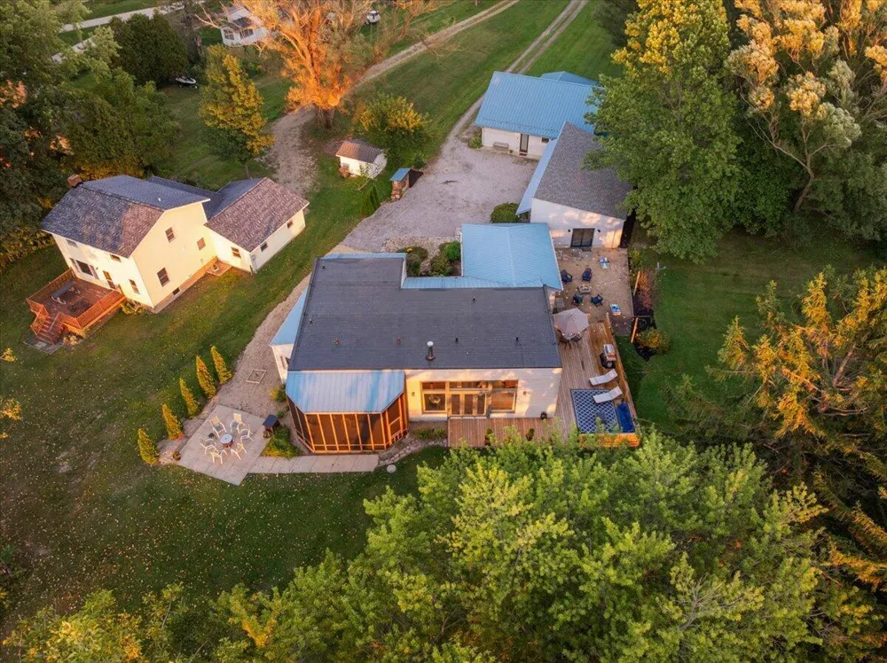 3960 Evergreen Lane Benton Harbor, MI 49022