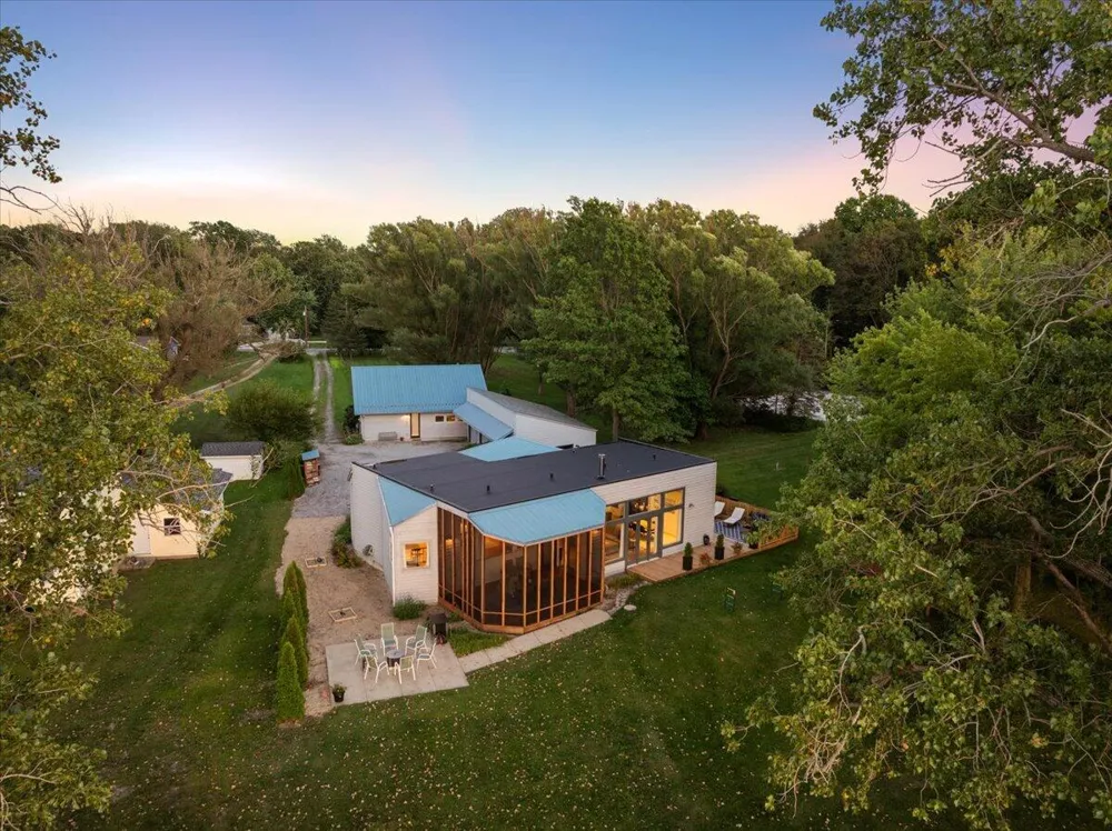 3960 Evergreen Lane Benton Harbor, MI 49022