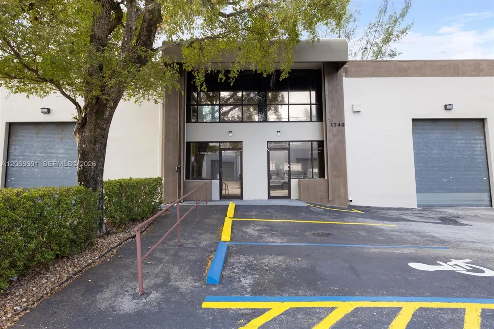 1740 NW 93 AV #1740 Doral, FL 33172