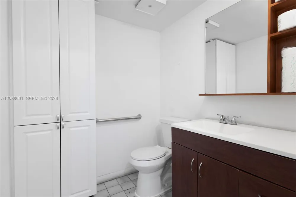 1740 NW 93 AV #1740 Doral, FL 33172